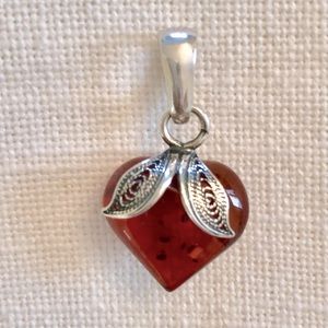 Silver/ amber heart pendant.